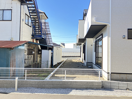 庭先