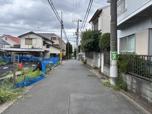 北側前面道路
