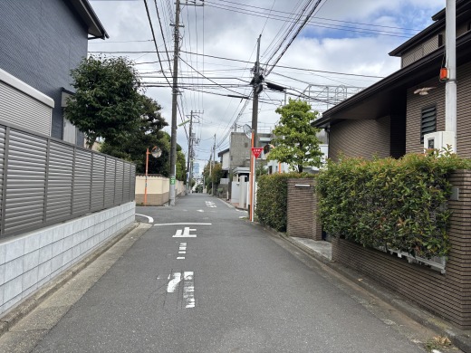 北側前面道路