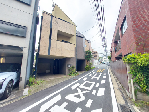 北側前面道路