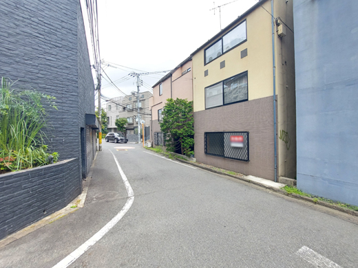 南側前面道路