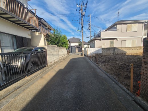 北側前面道路